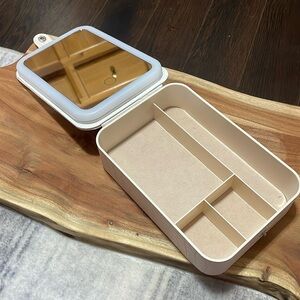 travel makeup case with light up mirror